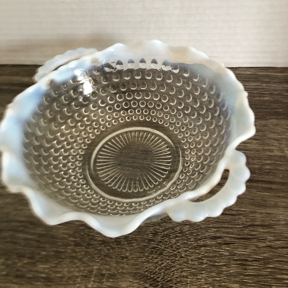 Vtg Hobnail Handled Bowl with Opal Rim - Picture 4 of 14